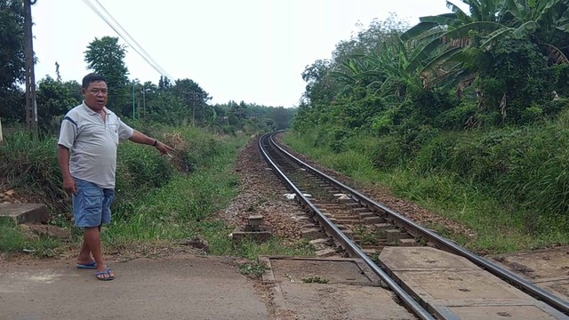 Hai tàu hỏa đối đầu ở Dầu Giây, tàu khách vượt đèn đỏ? - Ảnh 1. Hai tàu hỏa đối đầu ở Dầu Giây, tàu khách vượt đèn đỏ? - Ảnh 1.