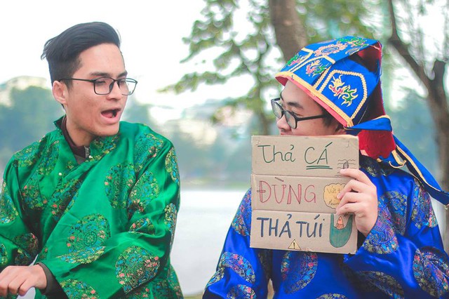 Bạn trẻ nôn nao tiễn ông Công ông Táo về trời - Ảnh 7. Bạn trẻ nôn nao tiễn ông Công ông Táo về trời - Ảnh 7.