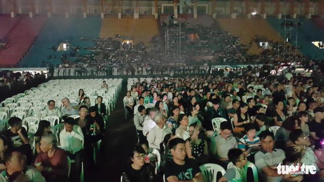 Festival Làn Sóng Xanh lèo tèo khán giả, không có nghệ sĩ lên nhận giải - Ảnh 10. Festival Làn Sóng Xanh lèo tèo khán giả, không có nghệ sĩ lên nhận giải - Ảnh 10.