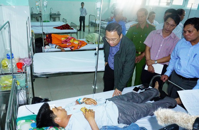 Xe khách lao xuống vực đèo Lò Xo là xe dù - Ảnh 1. Xe khách lao xuống vực đèo Lò Xo là xe dù - Ảnh 1.