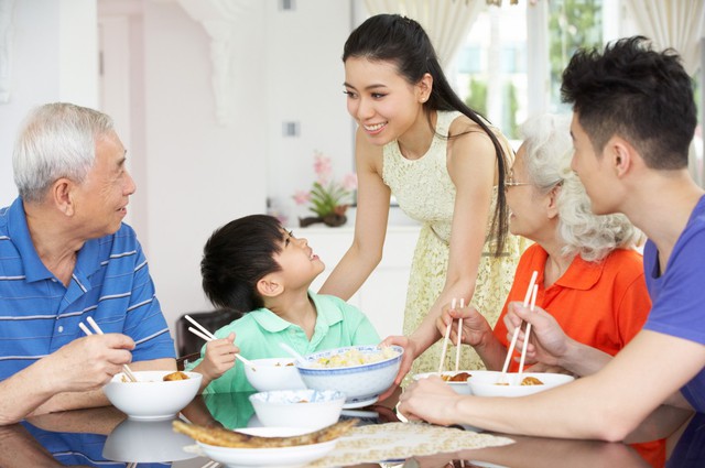 Dinh dưỡng hợp lý ở người cao tuổi - Ảnh 1. Dinh dưỡng hợp lý ở người cao tuổi - Ảnh 1.