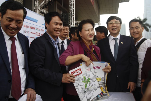 Chủ tịch Quốc hội thăm Hội báo toàn quốc 2018 - Ảnh 1. Chủ tịch Quốc hội thăm Hội báo toàn quốc 2018 - Ảnh 1.
