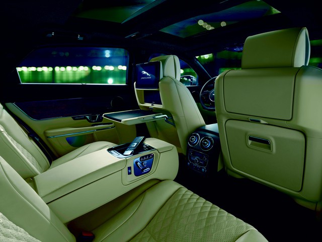 Thế giới thượng lưu bên trong Jaguar XJL - Ảnh 3. Thế giới thượng lưu bên trong Jaguar XJL - Ảnh 3.