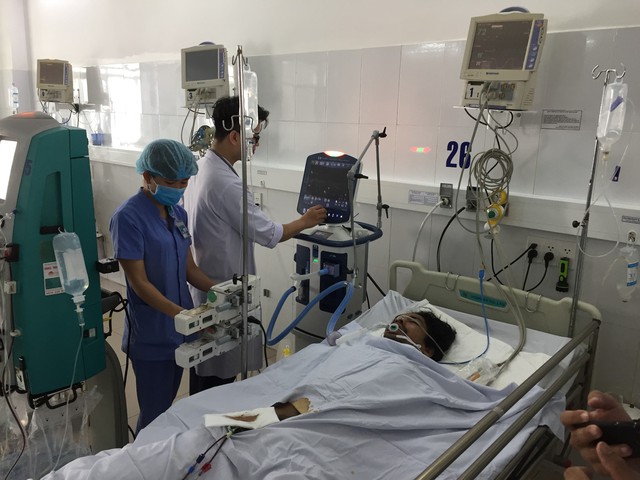 Thêm một nạn nhân trong vụ ngộ độc rượu tử vong - Ảnh 1. Thêm một nạn nhân trong vụ ngộ độc rượu tử vong - Ảnh 1.