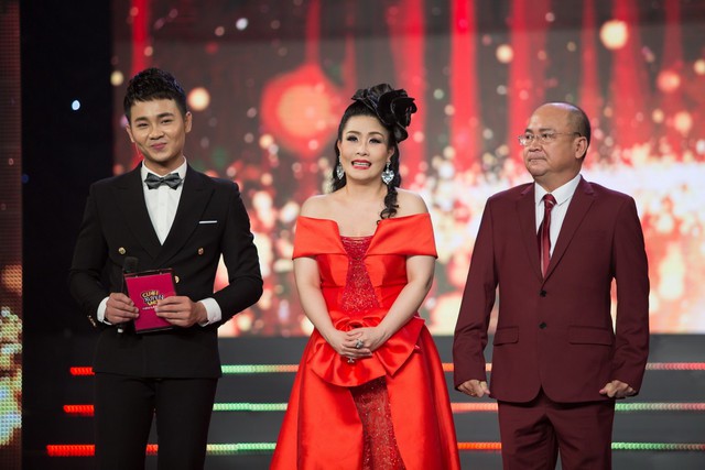 Khủng Long Tí Hon đăng quang Cười xuyên Việt - Tiếu lâm hội - Ảnh 5. Khủng Long Tí Hon đăng quang Cười xuyên Việt - Tiếu lâm hội - Ảnh 5.