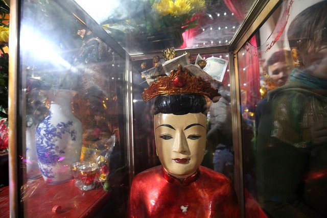 Mùa lễ hội có vẻ bình yên nhưng vẫn còn cuồng tín - Ảnh 1. Mùa lễ hội có vẻ bình yên nhưng vẫn còn cuồng tín - Ảnh 1.