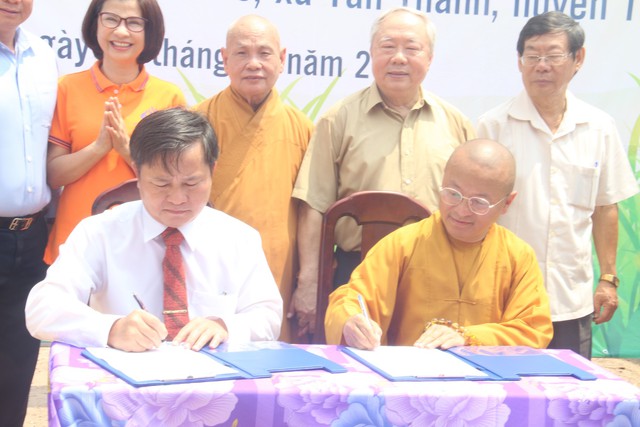 Bàn giao 183 tổ ấm từ bi cho 1.000 Việt Kiều Campuchia hồi hương - Ảnh 3. Bàn giao 183 tổ ấm từ bi cho 1.000 Việt Kiều Campuchia hồi hương - Ảnh 3.