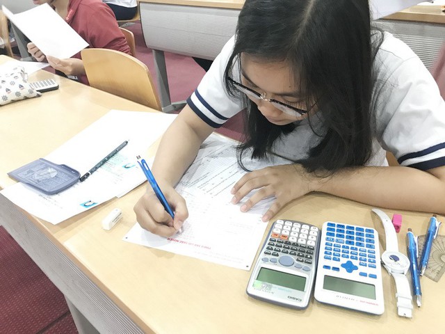 ĐH Quốc gia TP.HCM công bố đề thi mẫu đánh giá năng lực - Ảnh 1. ĐH Quốc gia TP.HCM công bố đề thi mẫu đánh giá năng lực - Ảnh 1.