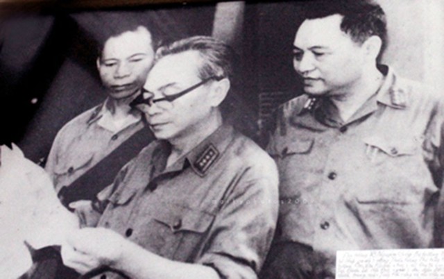 Bài học hòa bình giữa chiến trường - Ảnh 1. Bài học hòa bình giữa chiến trường - Ảnh 1.