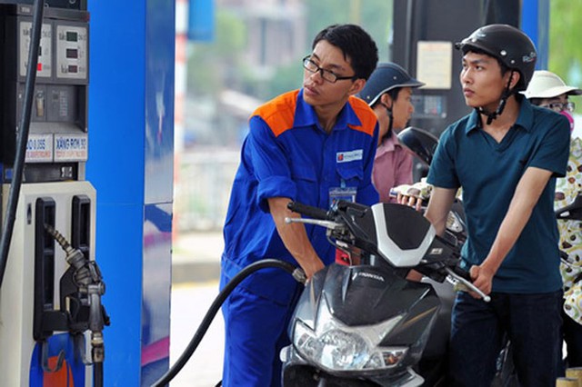 Xăng dầu đồng loạt tăng giá - Ảnh 1. Xăng dầu đồng loạt tăng giá - Ảnh 1.