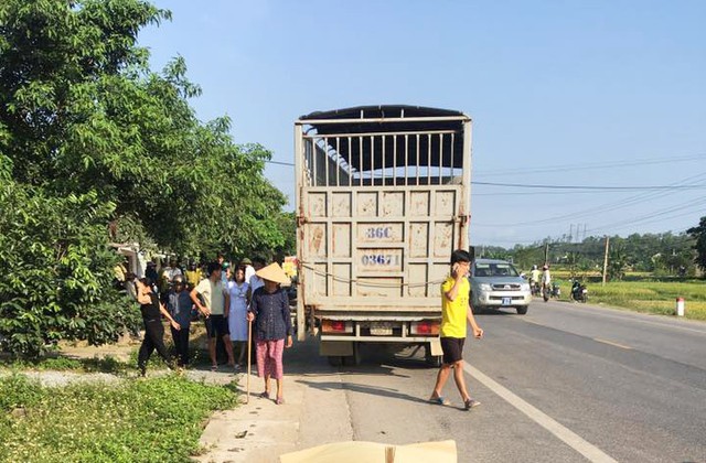 Thai phụ 9 tháng bị xe tải cán chết trên đường đến bệnh viện - Ảnh 1. Thai phụ 9 tháng bị xe tải cán chết trên đường đến bệnh viện - Ảnh 1.