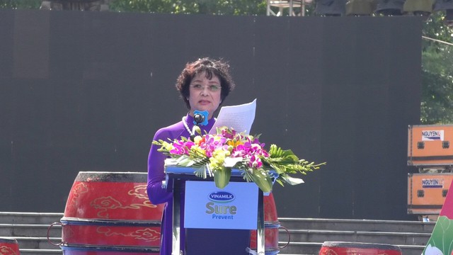 Rèn luyện sức khỏe cùng người cao tuổi - Ảnh 2. Rèn luyện sức khỏe cùng người cao tuổi - Ảnh 2.