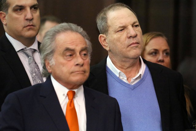 Harvey Weinstein bị bắt nhưng nộp bảo lãnh 10 triệu đô - Ảnh 1. Harvey Weinstein bị bắt nhưng nộp bảo lãnh 10 triệu đô - Ảnh 1.