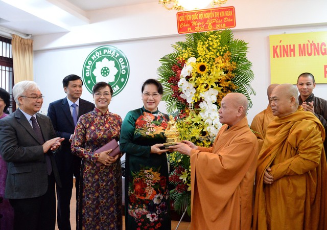 Chủ tịch Quốc hội chúc mừng Giáo hội Phật giáo nhân Đại lễ Phật đản - Ảnh 4. Chủ tịch Quốc hội chúc mừng Giáo hội Phật giáo nhân Đại lễ Phật đản - Ảnh 4.