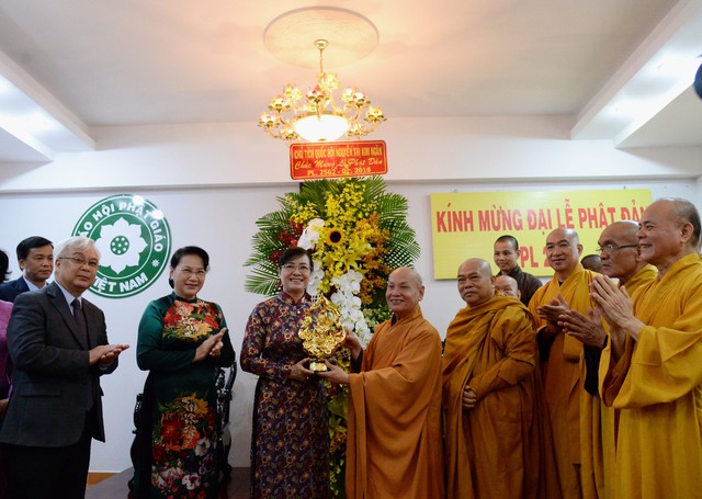 Chủ tịch Quốc hội chúc mừng Giáo hội Phật giáo nhân Đại lễ Phật đản - Ảnh 5. Chủ tịch Quốc hội chúc mừng Giáo hội Phật giáo nhân Đại lễ Phật đản - Ảnh 5.
