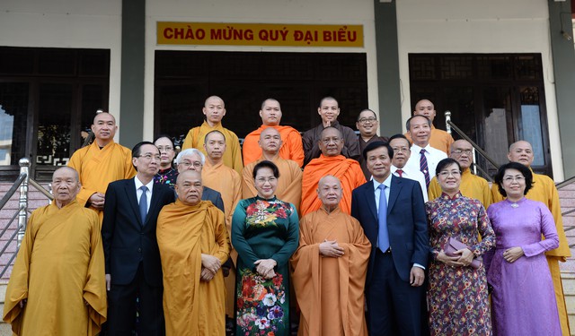 Chủ tịch Quốc hội chúc mừng Giáo hội Phật giáo nhân Đại lễ Phật đản - Ảnh 3. Chủ tịch Quốc hội chúc mừng Giáo hội Phật giáo nhân Đại lễ Phật đản - Ảnh 3.
