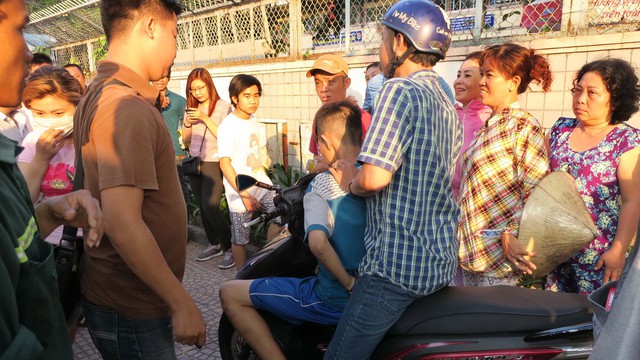 Người nước ngoài chia sẻ bí kíp tránh cướp giật - Ảnh 1. Người nước ngoài chia sẻ bí kíp tránh cướp giật - Ảnh 1.