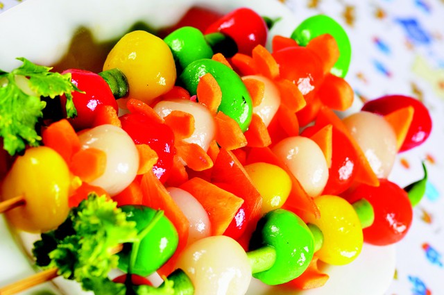 Rực rỡ bánh bi trăm sắc - Ảnh 1. Rực rỡ bánh bi trăm sắc - Ảnh 1.