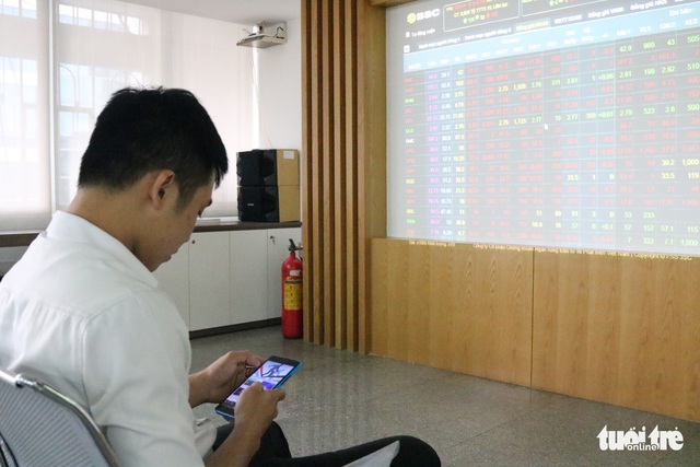 Vingroup soán ngôi Vinhomes trên sàn chứng khoán - Ảnh 1. Vingroup soán ngôi Vinhomes trên sàn chứng khoán - Ảnh 1.