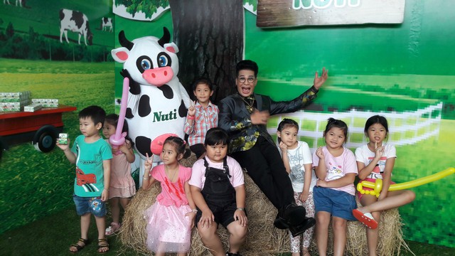 NutiFood tổ chức “Ngày sữa thế giới 2018” - Ảnh 2. NutiFood tổ chức “Ngày sữa thế giới 2018” - Ảnh 2.