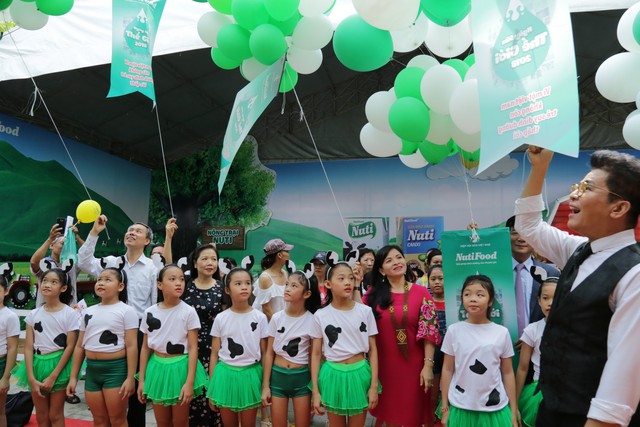 NutiFood tổ chức “Ngày sữa thế giới 2018” - Ảnh 1. NutiFood tổ chức “Ngày sữa thế giới 2018” - Ảnh 1.