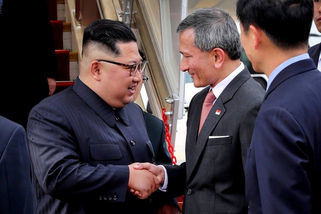 Ông Kim Jong Un đã đến khách sạn ở Singapore, chuẩn bị gặp ông Trump - Ảnh 2. Ông Kim Jong Un đã đến khách sạn ở Singapore, chuẩn bị gặp ông Trump - Ảnh 2.