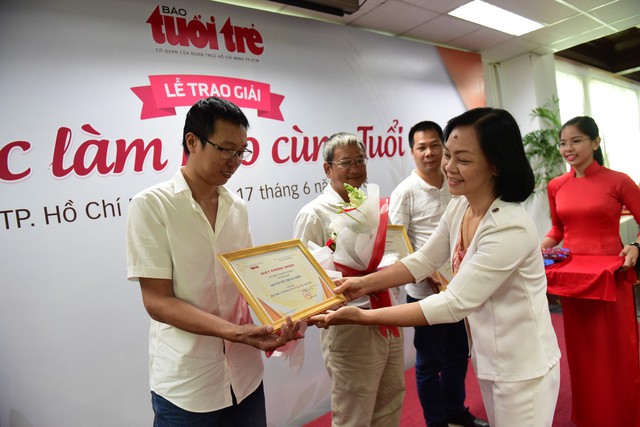 Tuổi Trẻ vinh danh những bạn đọc cùng làm báo - Ảnh 1. Tuổi Trẻ vinh danh những bạn đọc cùng làm báo - Ảnh 1.