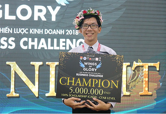 Trao giải nhất cuộc thi Chiến lược kinh doanh 2018 - Ảnh 1. Trao giải nhất cuộc thi Chiến lược kinh doanh 2018 - Ảnh 1.