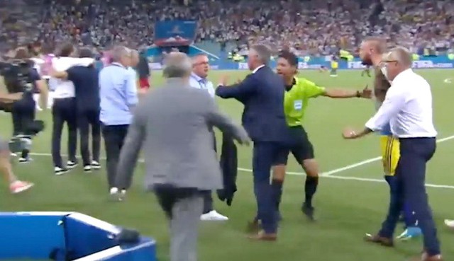 Vì sao HLV Thụy Điển suýt đánh nhau với Oliver Bierhoff? - Ảnh 2. Vì sao HLV Thụy Điển suýt đánh nhau với Oliver Bierhoff? - Ảnh 2.