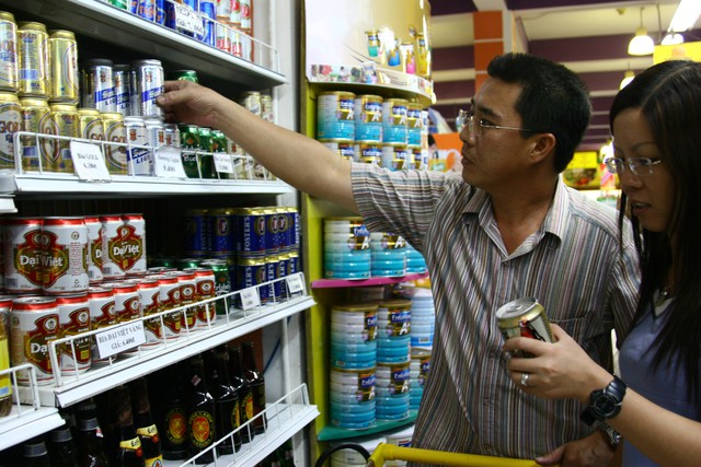 Thất thoát quản lý rượu thủ công: 2.000 tỉ đồng/năm? - Ảnh 1. Thất thoát quản lý rượu thủ công: 2.000 tỉ đồng/năm? - Ảnh 1.