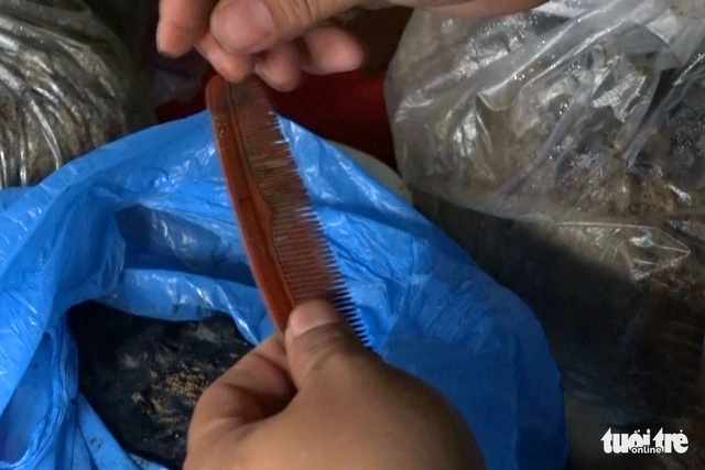 Phát hiện nhiều mộ liệt sĩ trong vườn nhà dân - Ảnh 2. Phát hiện nhiều mộ liệt sĩ trong vườn nhà dân - Ảnh 2.