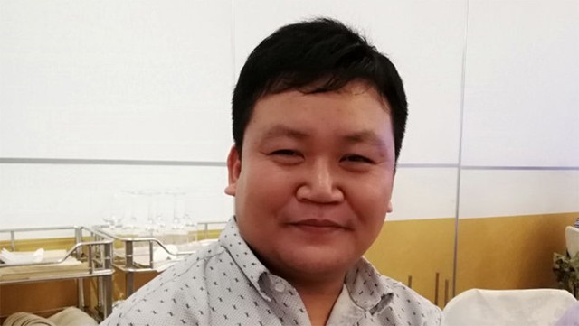 Lo cán bộ thuế lạm quyền khi vừa đá bóng vừa thổi còi - Ảnh 3. Lo cán bộ thuế lạm quyền khi vừa đá bóng vừa thổi còi - Ảnh 3.