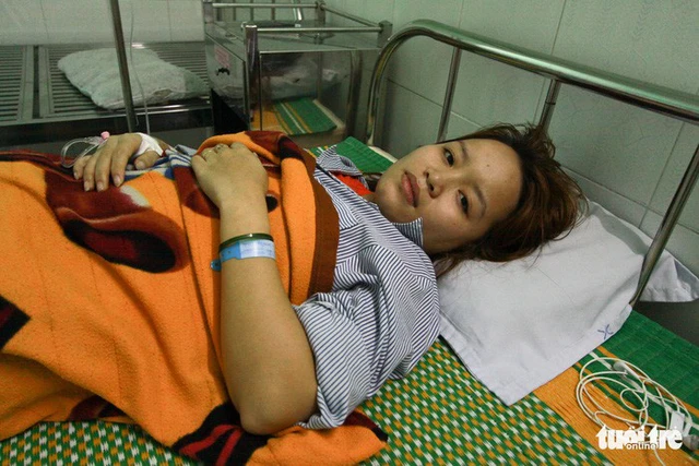 Triệu tập hai người đàn ông đánh nữ giáo viên thủng màng nhĩ - Ảnh 1. Triệu tập hai người đàn ông đánh nữ giáo viên thủng màng nhĩ - Ảnh 1.
