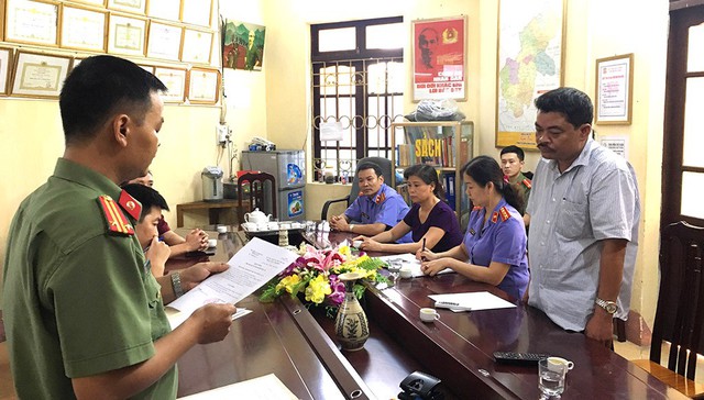 Bắt tạm giam trưởng phòng khảo thí Hà Giang - Ảnh 1. Bắt tạm giam trưởng phòng khảo thí Hà Giang - Ảnh 1.
