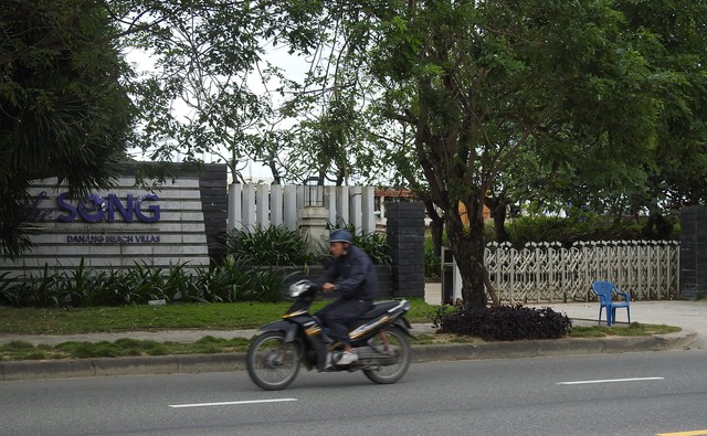 Phát hiện 26 biệt thự xây lụi trên bãi biển Ngũ Hành Sơn - Ảnh 2. Phát hiện 26 biệt thự xây lụi trên bãi biển Ngũ Hành Sơn - Ảnh 2.