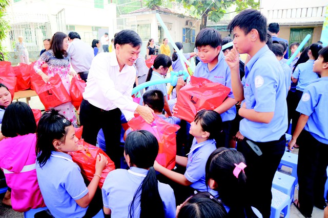 Hành trình Xuân vì cuộc sống xanh - Ảnh 1. Hành trình Xuân vì cuộc sống xanh - Ảnh 1.