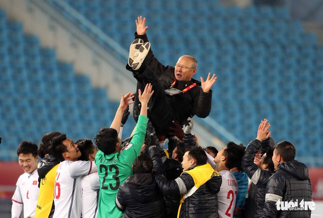 HLV Park Hang Seo: U23 VN nghe lời, khiêm nhường và thích ăn ngon - Ảnh 1. HLV Park Hang Seo: U23 VN nghe lời, khiêm nhường và thích ăn ngon - Ảnh 1.