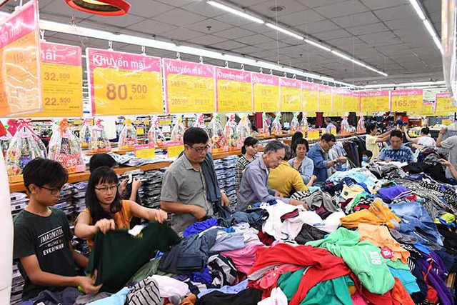 Siêu thị Co.opmart Tân Thành – Bà Rịa đông khách nhờ khuyến mãi - Ảnh 2. Siêu thị Co.opmart Tân Thành – Bà Rịa đông khách nhờ khuyến mãi - Ảnh 2.
