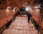 40 tấn hàng cứu trợ của Nga đã đến Cam Ranh