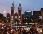 Trung tâm Sài Gòn đông nghẹt đêm Giáng sinh