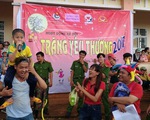 Mang Trung Thu đến với những em nhỏ thiệt thòi