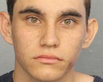 Nghi phạm vụ xả súng trường học ở Florida bị buộc 17 tội giết người.
