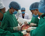 Cứu sống bệnh nhân bị đâm thấu ngực ở đảo Thổ Châu
