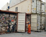 Rác thế giới đổ về Việt Nam: Có gì bên trong container phế liệu?