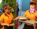 Robot Cô Ba &quot;chạy sô&quot; nhà hàng ở Sài Gòn