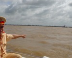 Lật sà lan trên sông Vàm Nao, 2 người mất tích