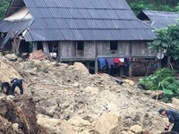 Yêu cầu ngân hàng hỗ trợ người dân khắc phục hậu quả bão lũ
