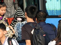 Sinh viên lo lắng vì móc túi hoành hành trên xe buýt