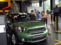 Thaco Trường Hải bất ngờ tăng giá xe hơi MINI và Mazda