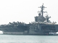 Binh sĩ tàu sân bay Mỹ vào bờ Đà Nẵng bằng cách nào?